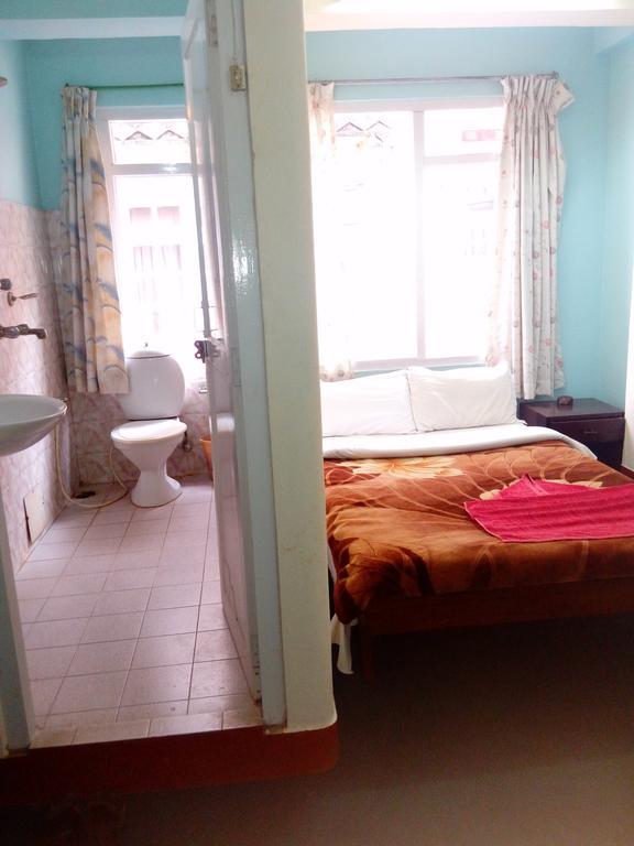 Hotel Pokhara Peace Катманду Экстерьер фото