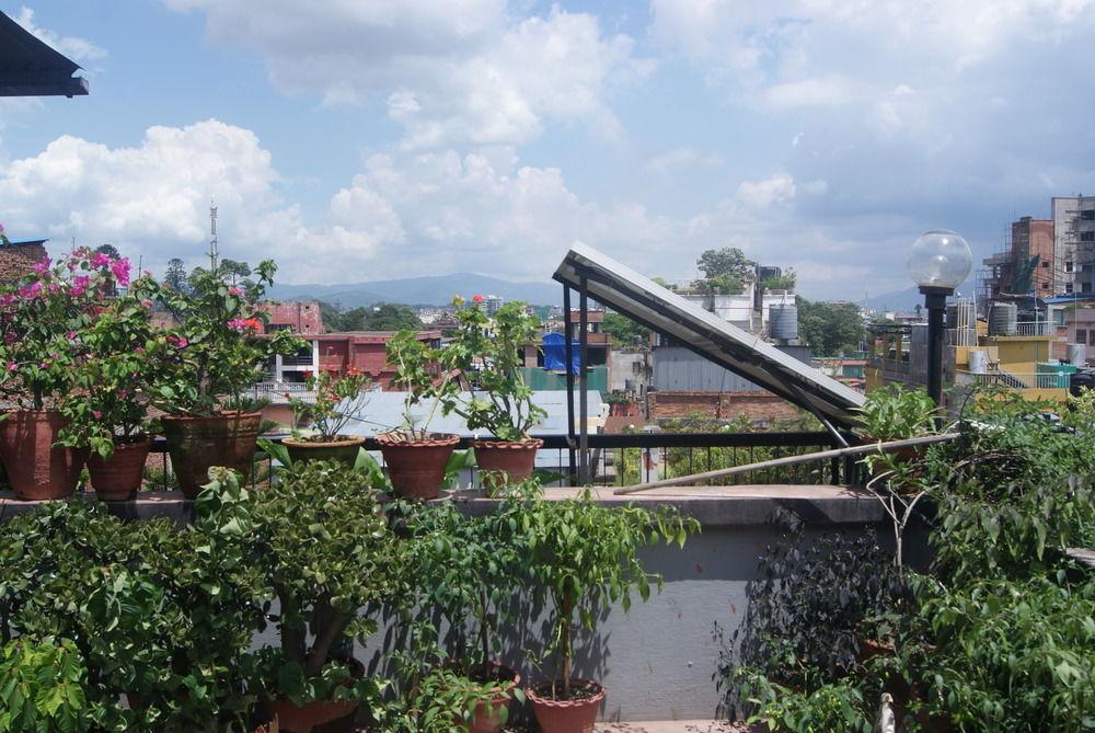 Hotel Pokhara Peace Катманду Экстерьер фото