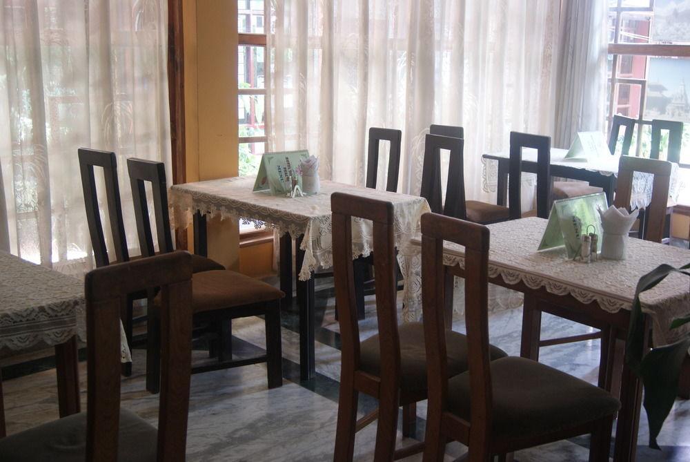 Hotel Pokhara Peace Катманду Экстерьер фото