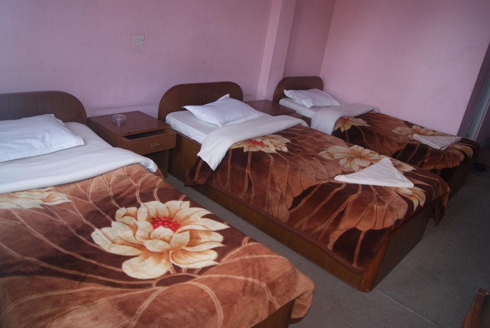 Hotel Pokhara Peace Катманду Экстерьер фото