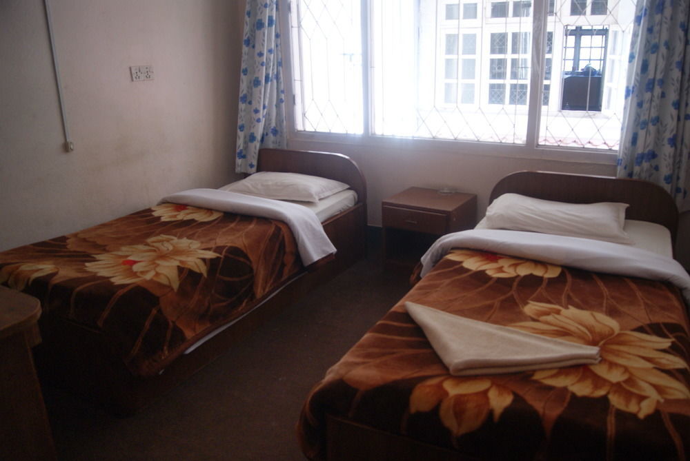 Hotel Pokhara Peace Катманду Экстерьер фото