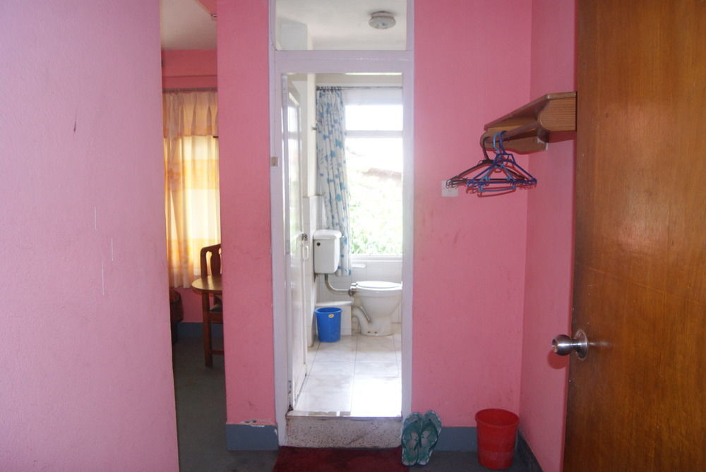 Hotel Pokhara Peace Катманду Экстерьер фото