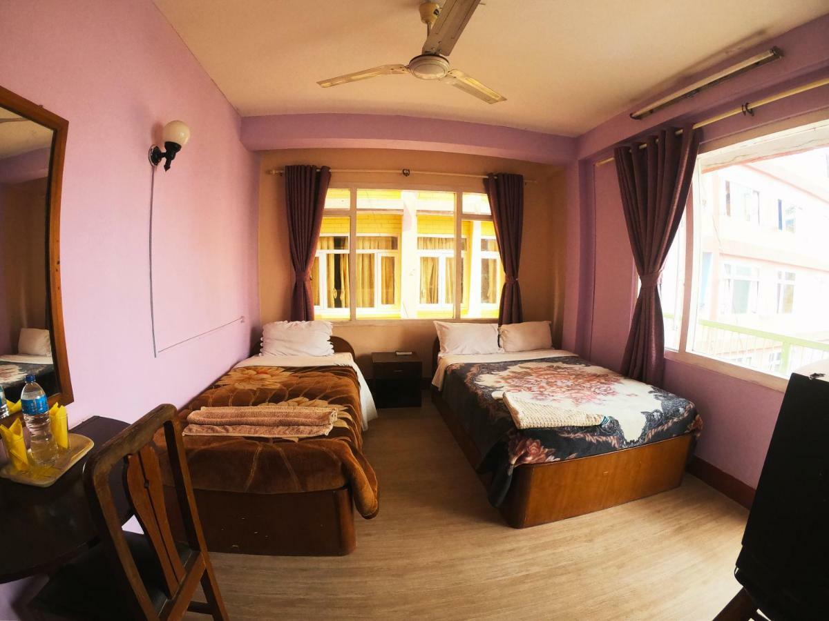 Hotel Pokhara Peace Катманду Экстерьер фото
